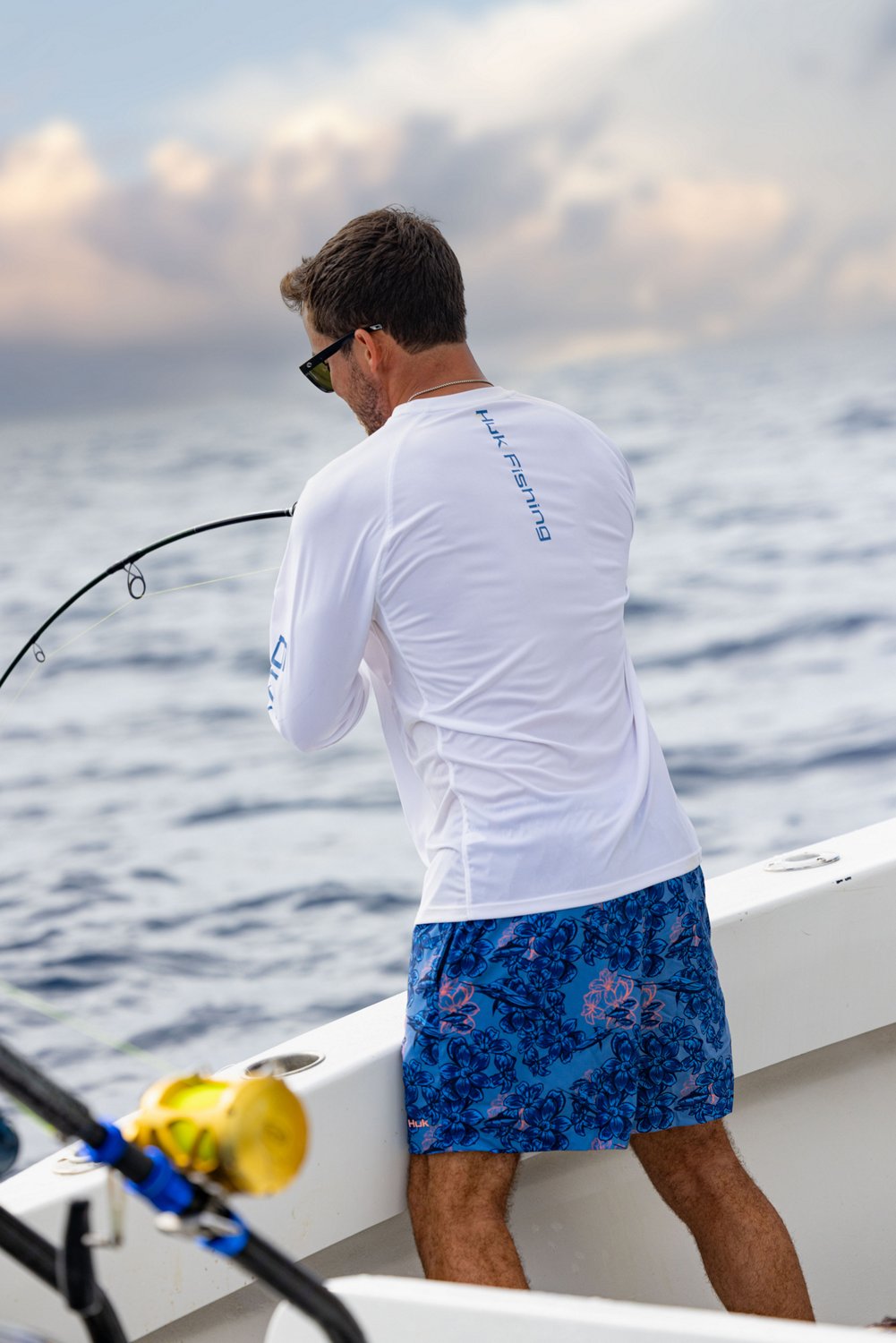 Huk Men's Vented Pursuit Long Sleeve Graphic T-shirt - view number 4