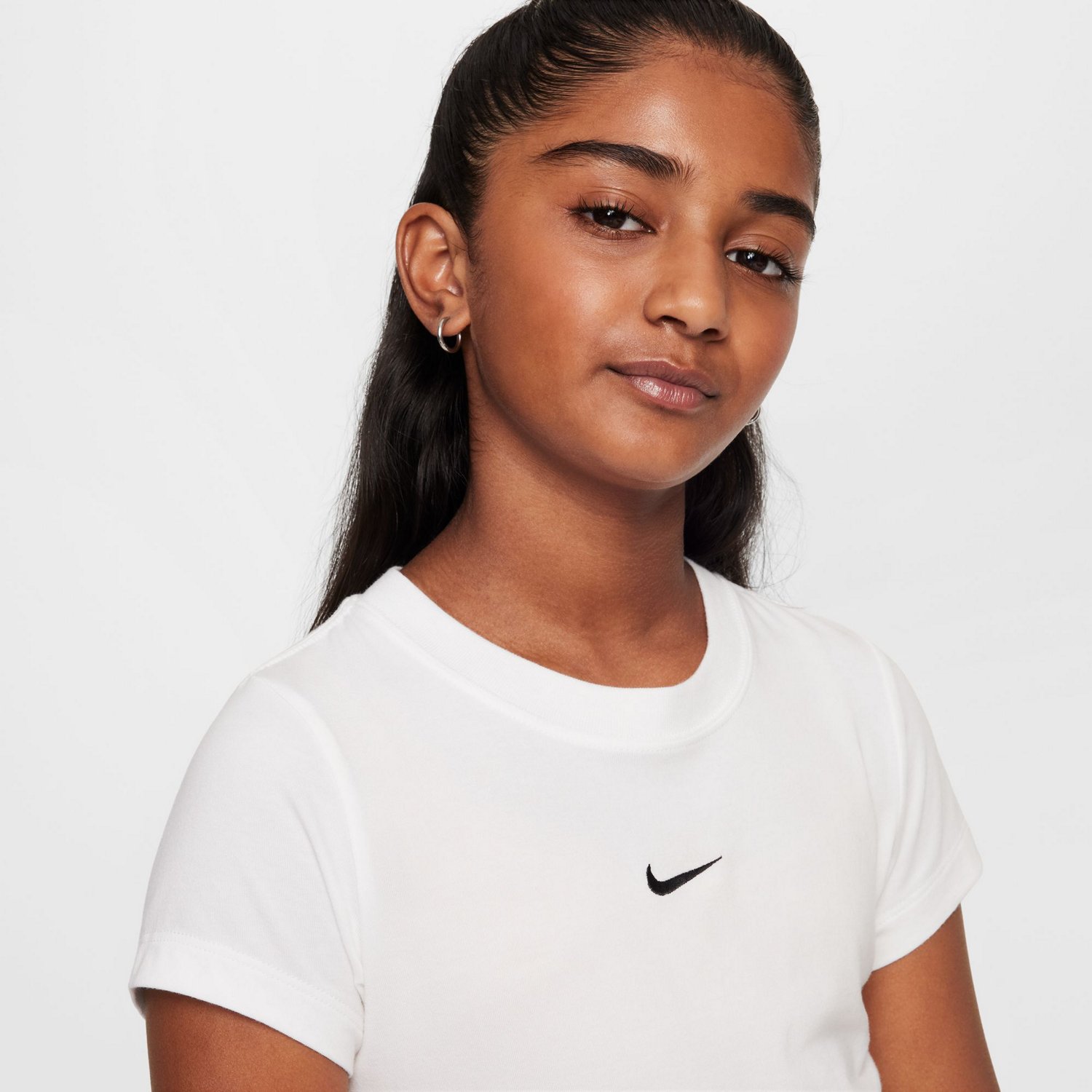 Nike Sportswear Girls' Big Kids Cropped T-Shirt - view number 2