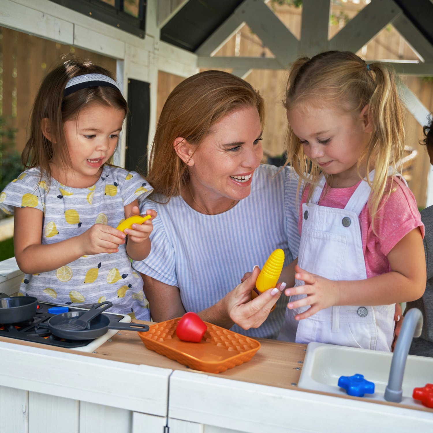 KidKraft Lantana Lane Outdoor Wooden Playhouse - view number 5