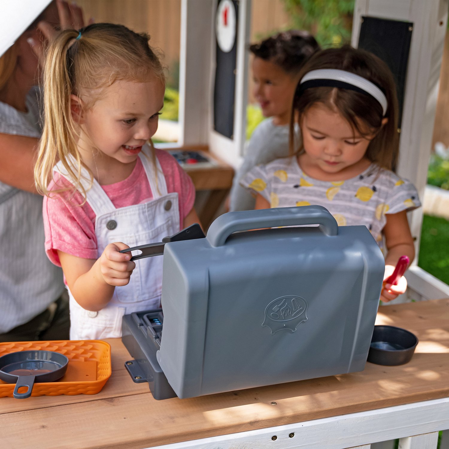 KidKraft Lantana Lane Outdoor Wooden Playhouse - view number 6