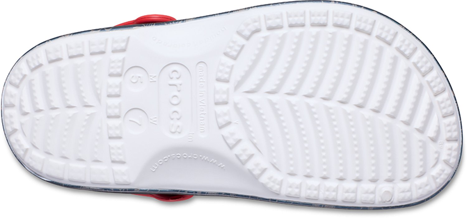 Crocs Adults' Classic Peanuts Clogs - view number 5