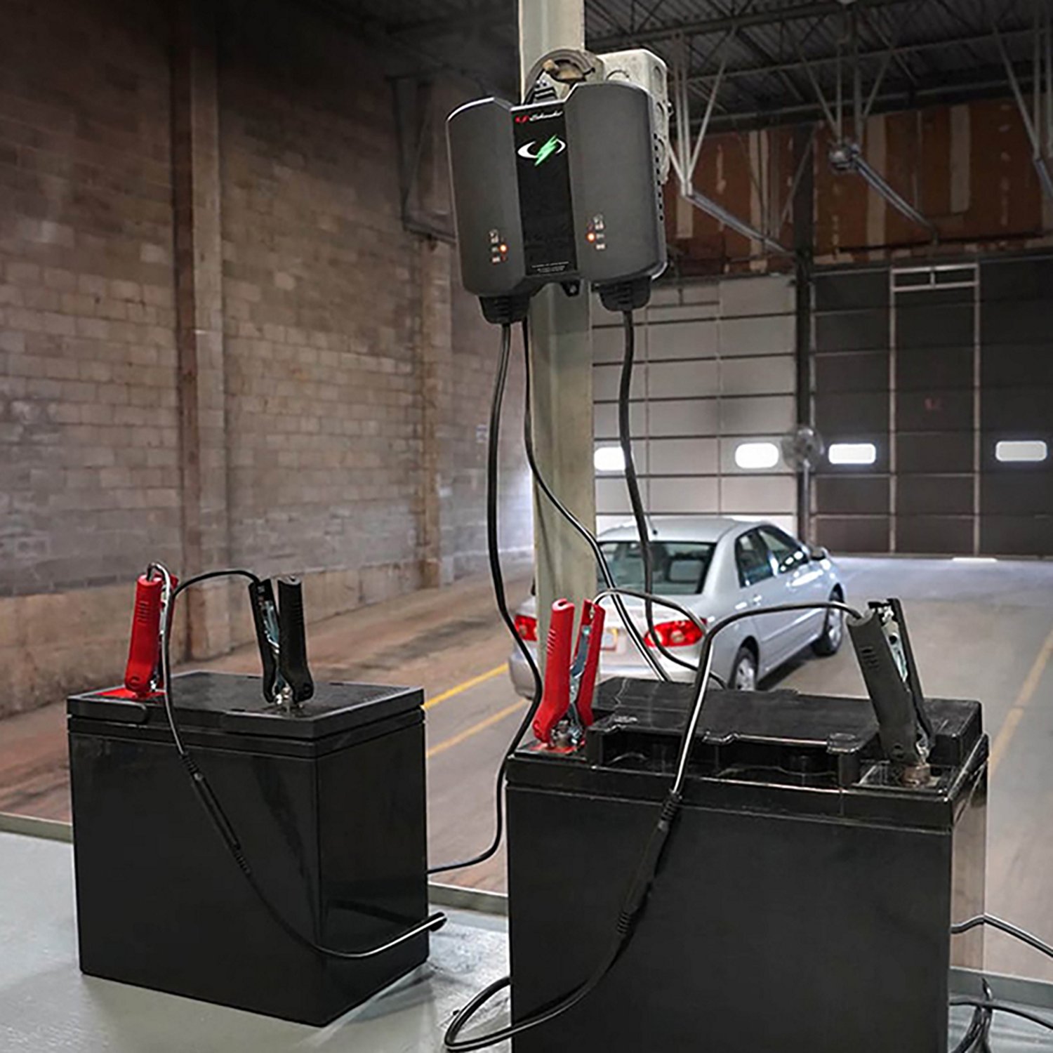 Schumacher SC14092 4A 6/12V Charger and Maintainer - view number 3