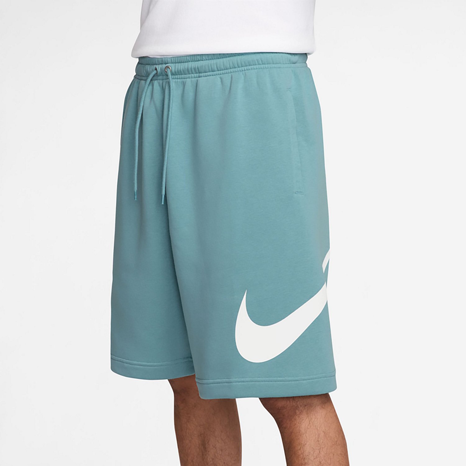 Nike Men's Club Brushed Fleece Graphic Shorts 7 in. - view number 3