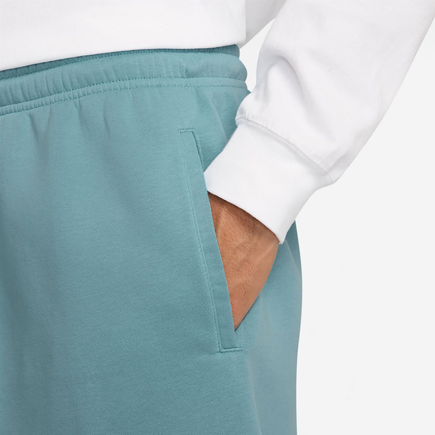 Nike Men's Club Brushed Fleece Graphic Shorts 7 in. - view number 4