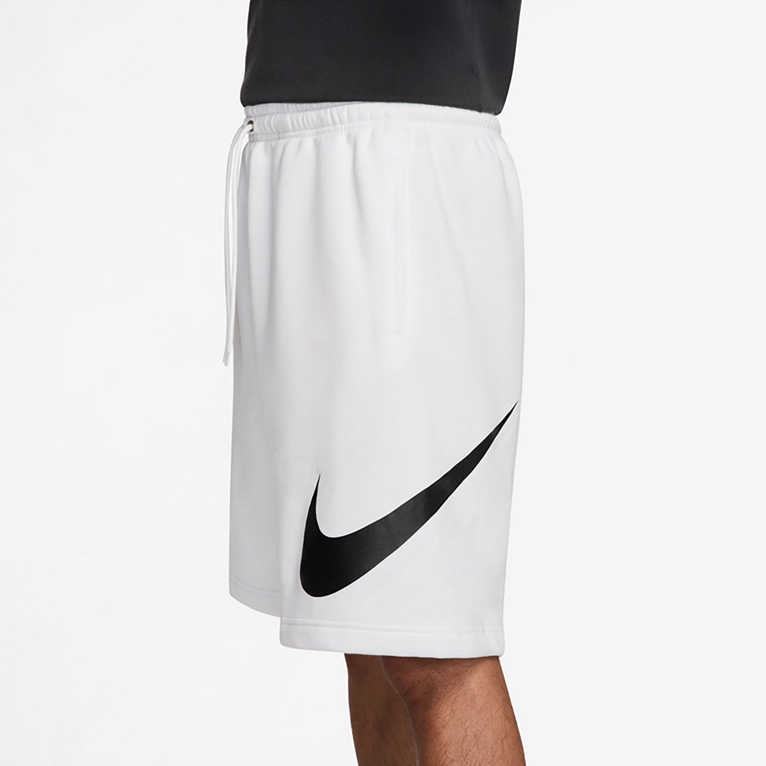 Nike Men's Club Brushed Fleece Graphic Shorts 7 in. - view number 3