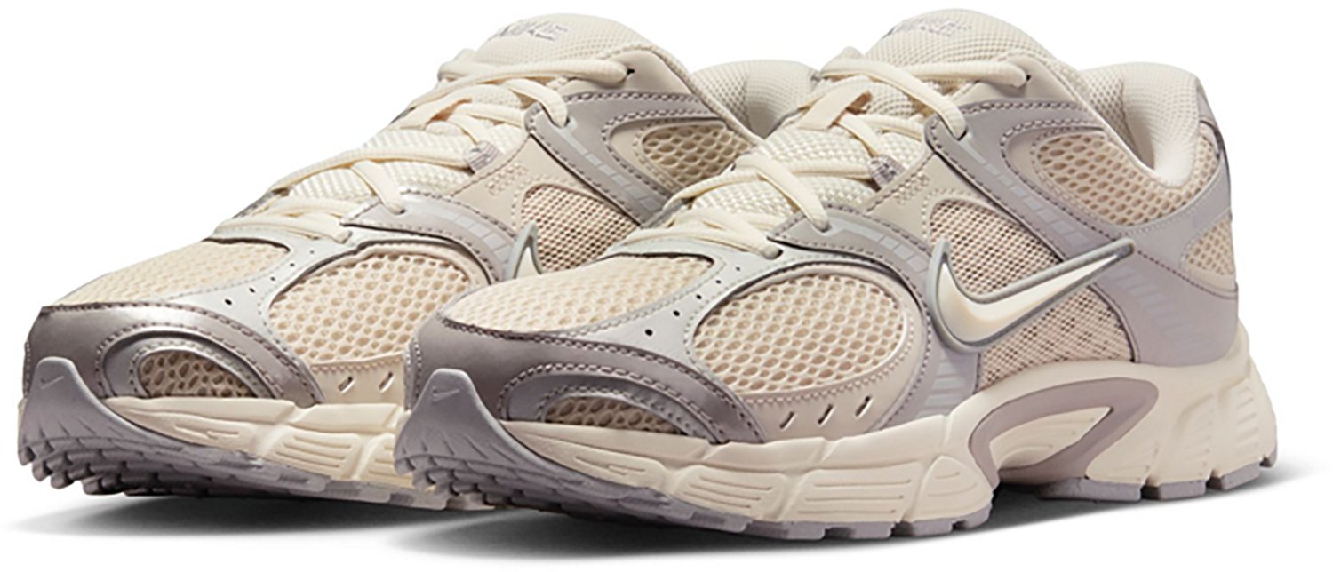 Nike Women's V5 Runner Running Shoes - view number 3