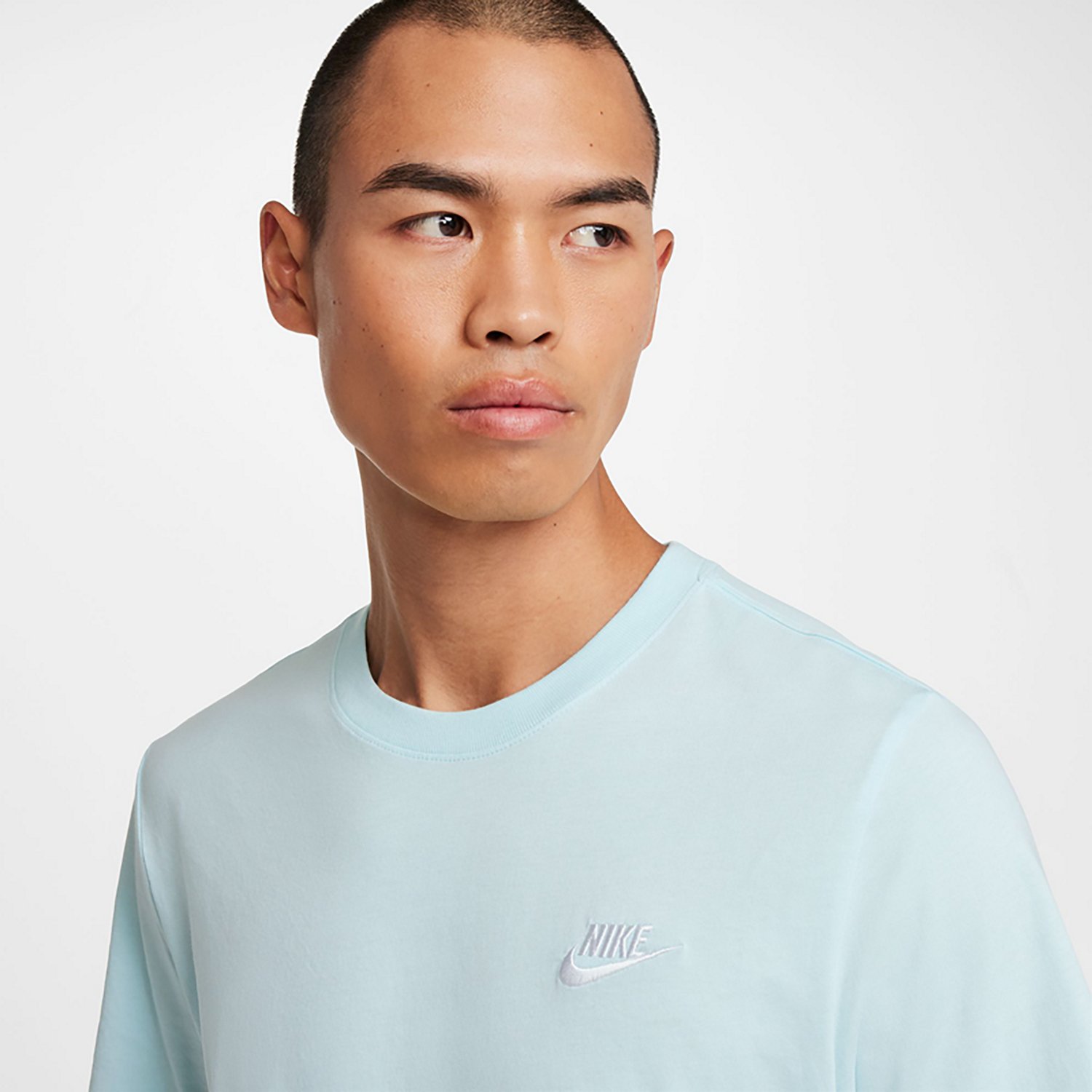 Nike Men’s Sportswear Club Graphic T-shirt - view number 3