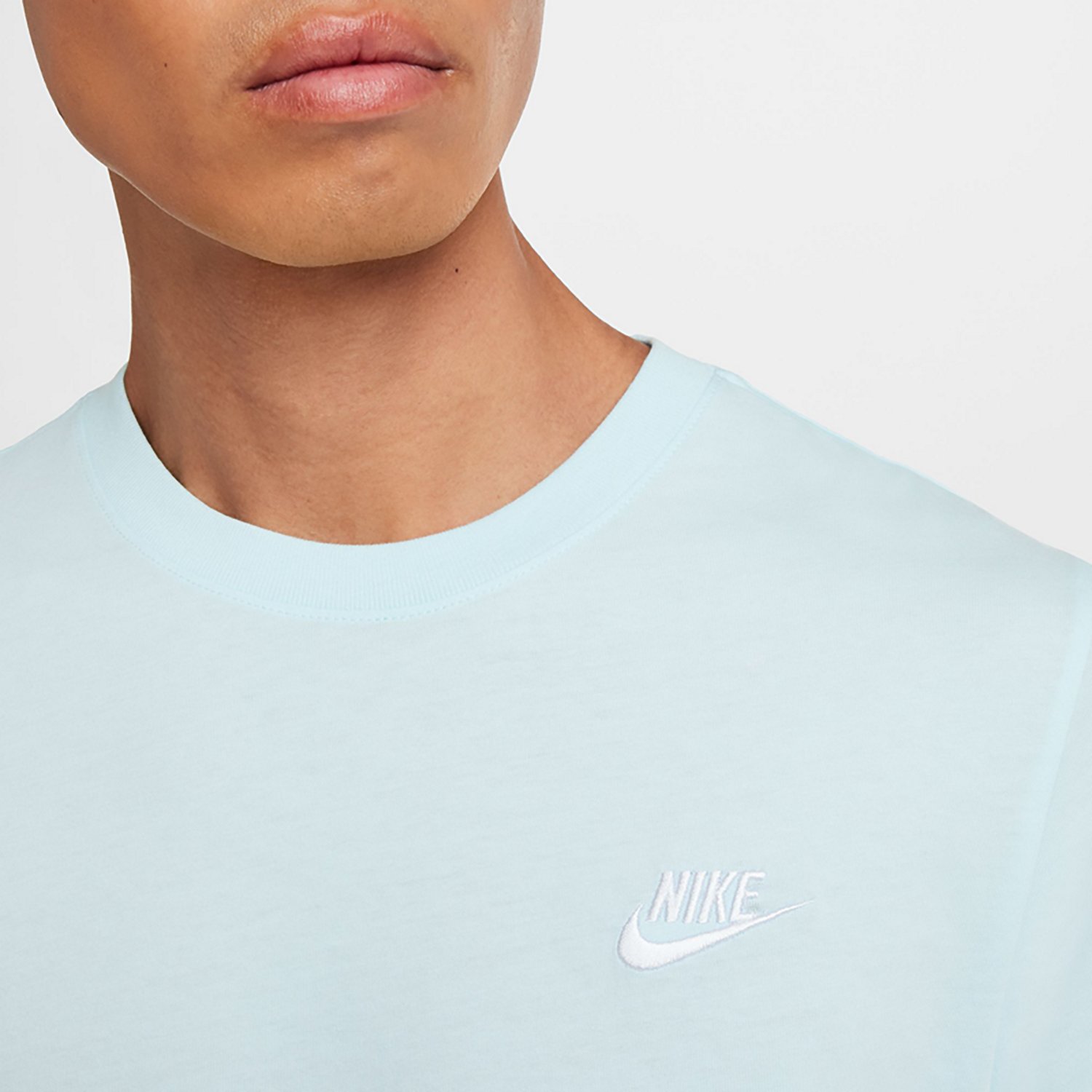 Nike Men’s Sportswear Club Graphic T-shirt - view number 4