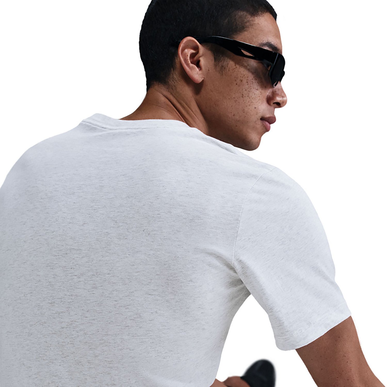 Nike Men's Sportswear Club Graphic T-shirt - view number 4