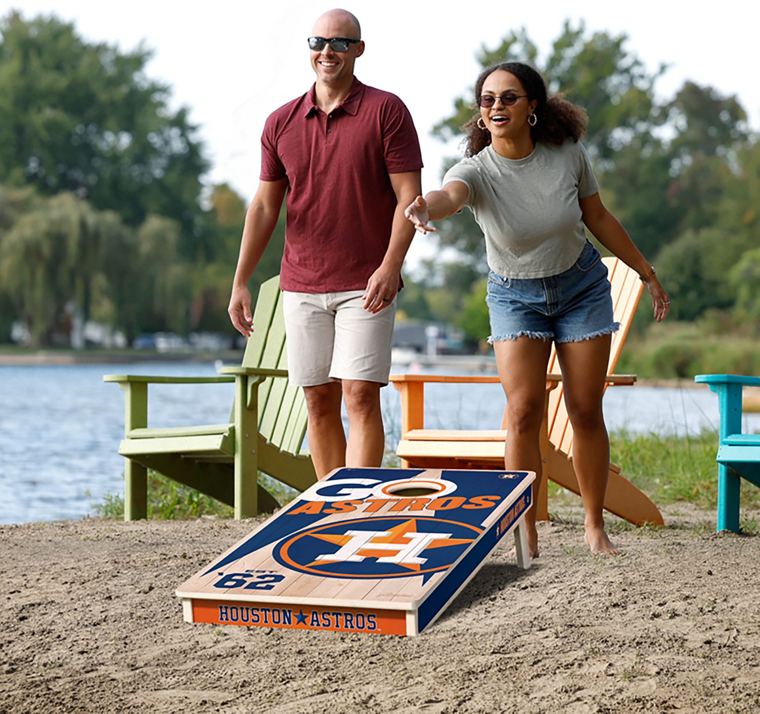 YouTheFan Houston Astros 2 ft x 4 ft Solid Wood Cornhole Set - view number 6