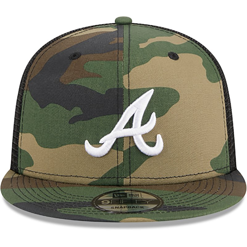 New Era Adults' Braves Evergreen Camo 9FIFTY Trucker Cap