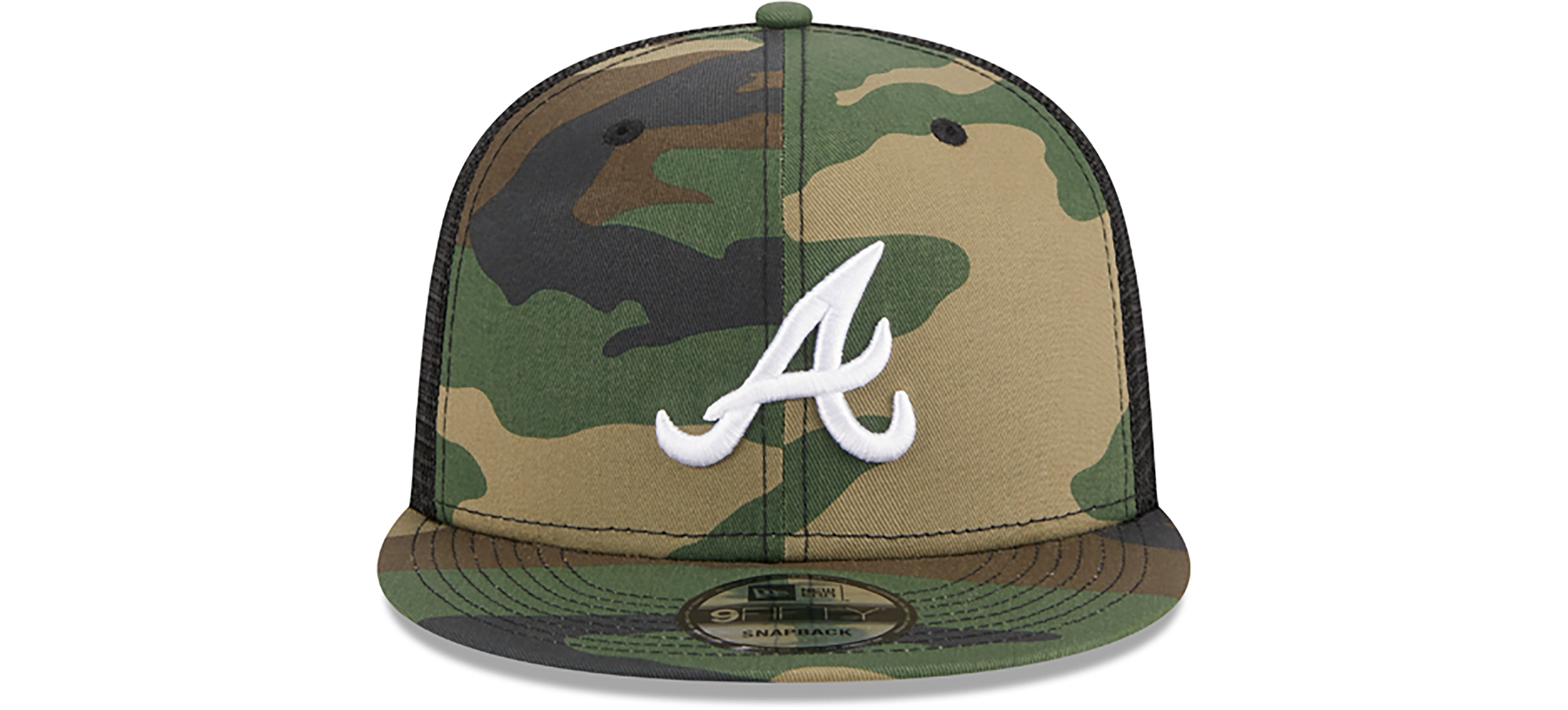 New Era Adults' Braves Evergreen Camo 9FIFTY Trucker Cap