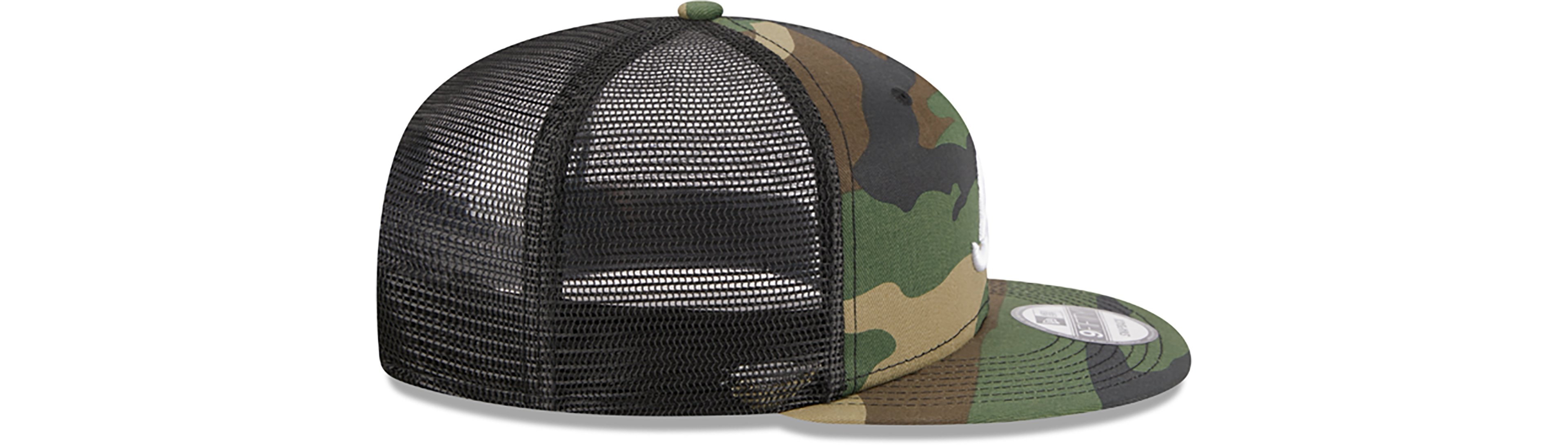 New Era Adults' Braves Evergreen Camo 9FIFTY Trucker Cap