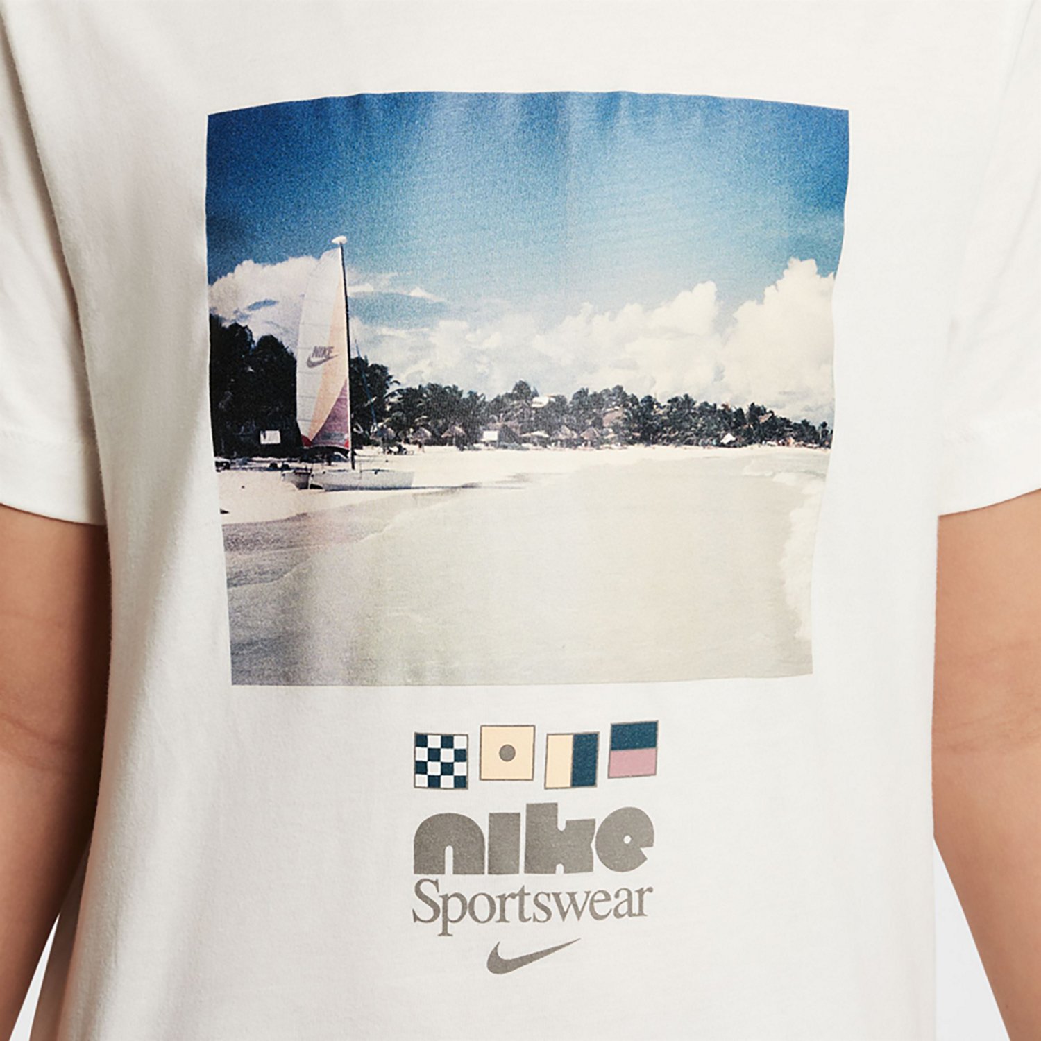 Nike Boys' Sportswear Heat Wave T-shirt - view number 4