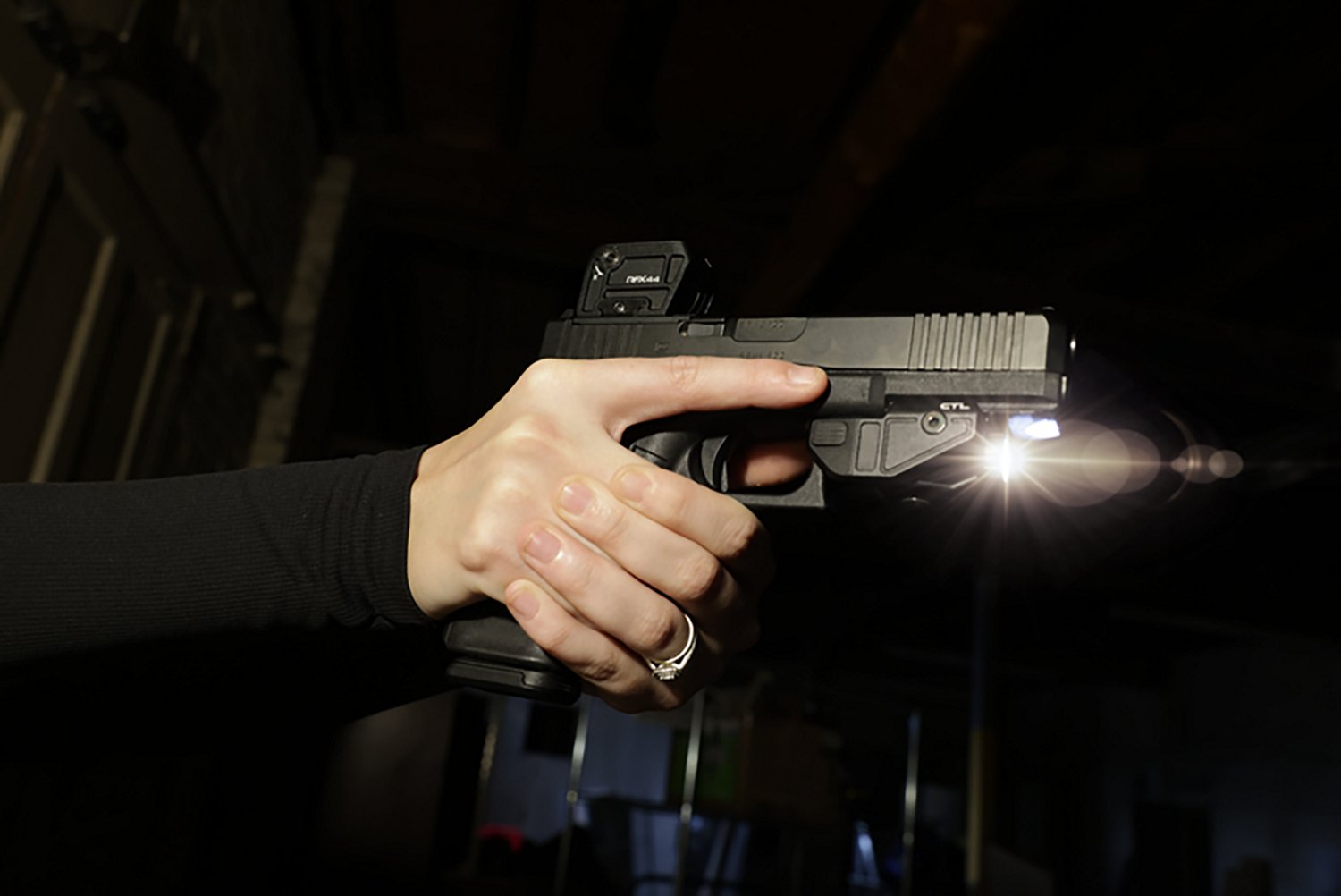 Viridian CTL Custom for Glock 17/19/22/23, 580 lm Light with Rechargeable Battery, INSTANT-ON, and SafeCharge Power Bank - view number 5