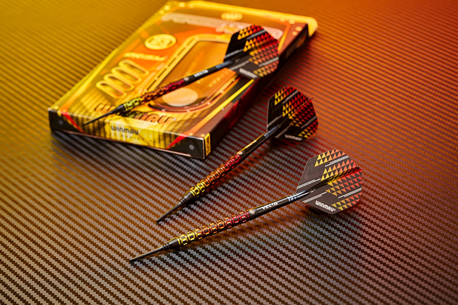 Winmau FIRESTORM FLAME ソフトダーツセット Winmau Firestorm Flame Tapered Soft Tip Darts - 20gm