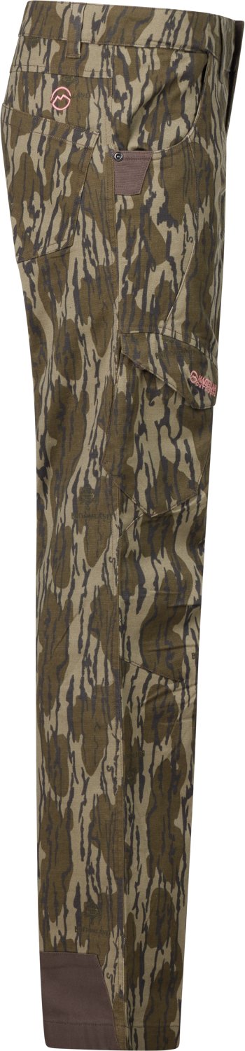 Magellan Outdoors Hunt Gear Women's Stonewell 7-Pocket Twill Cargo Pants - view number 3