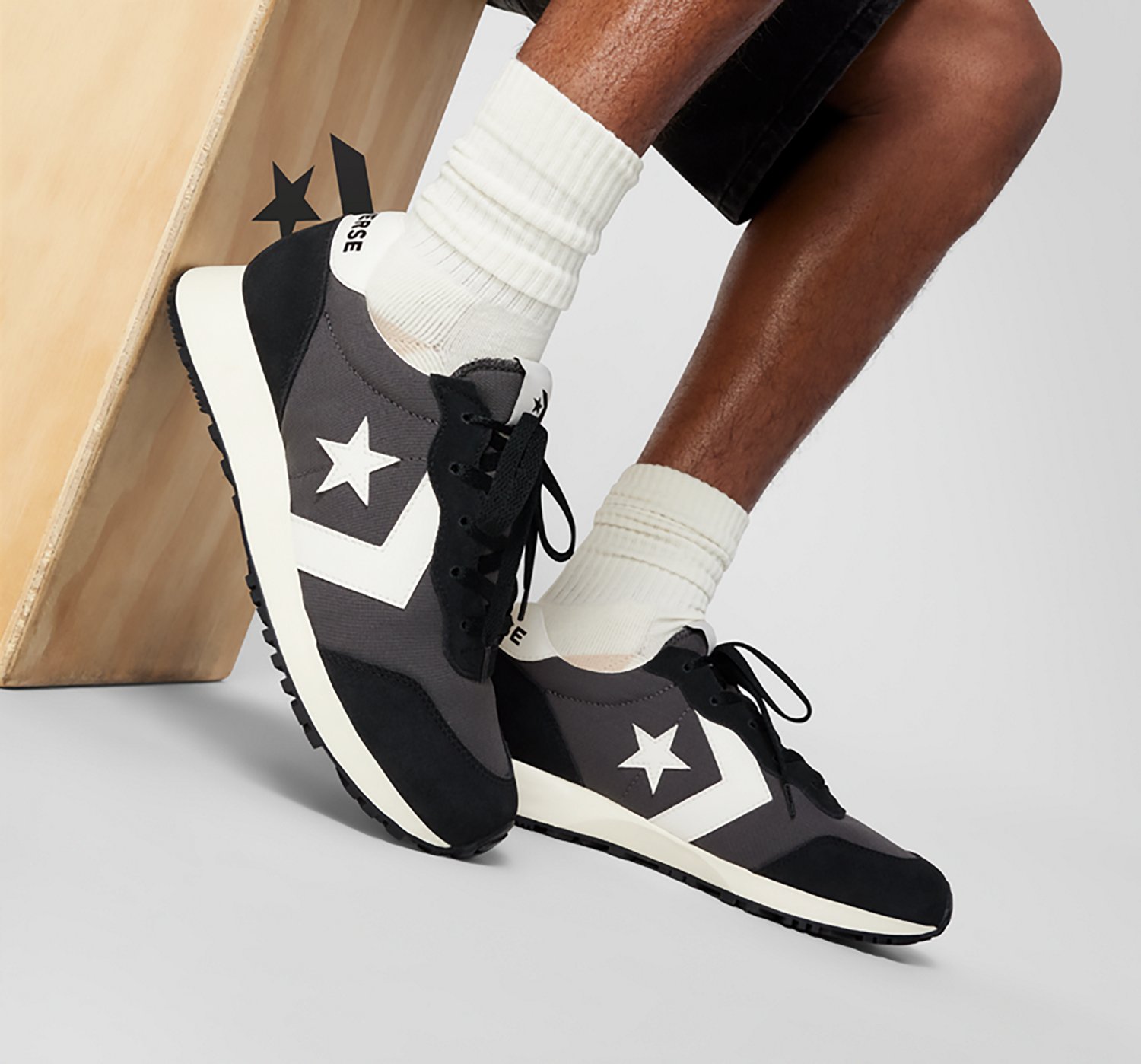 Converse Mens' Omega Trainer Shoes - view number 8