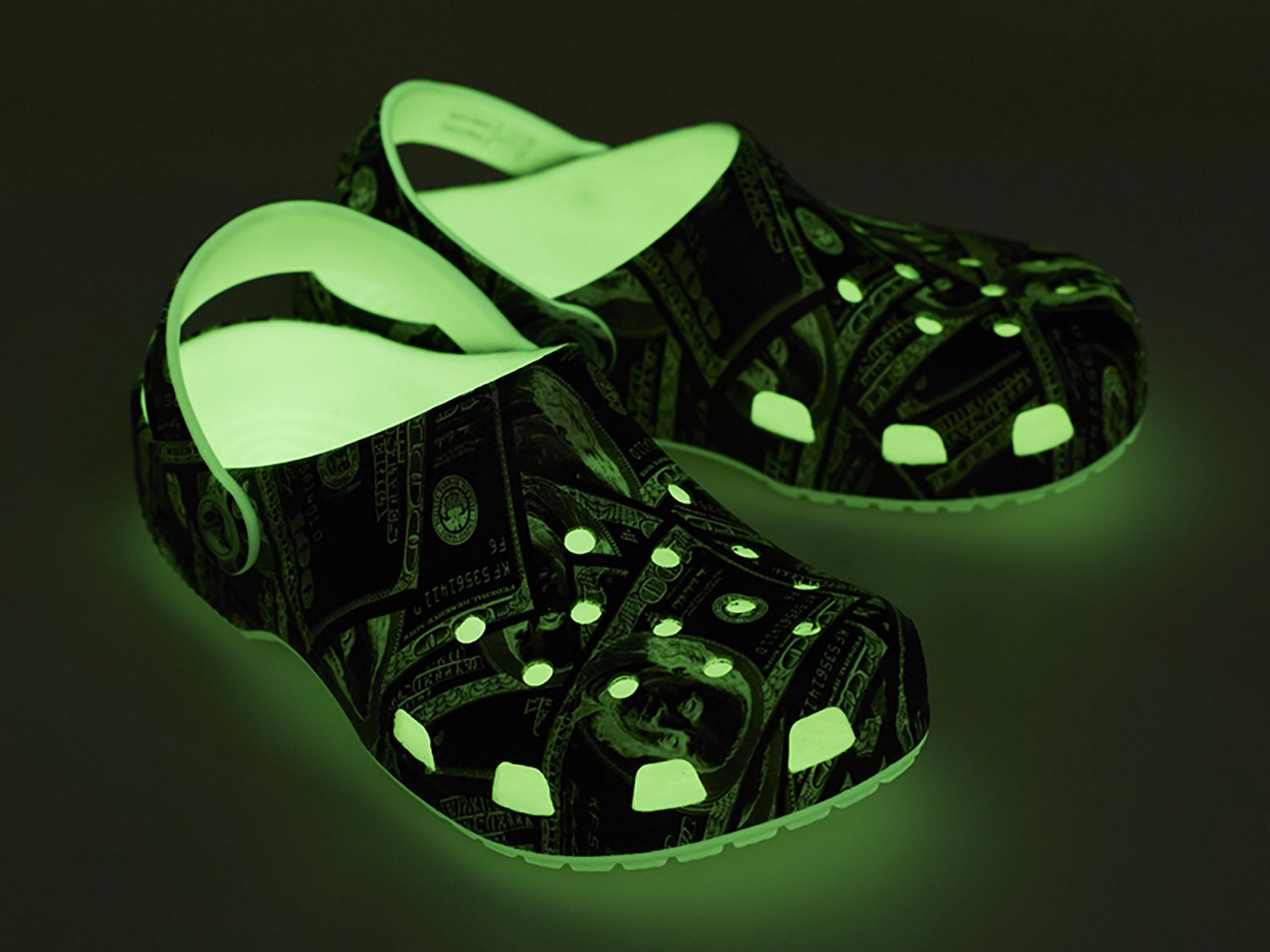 Crocs Kids' Classic Glow Money Clog - view number 7