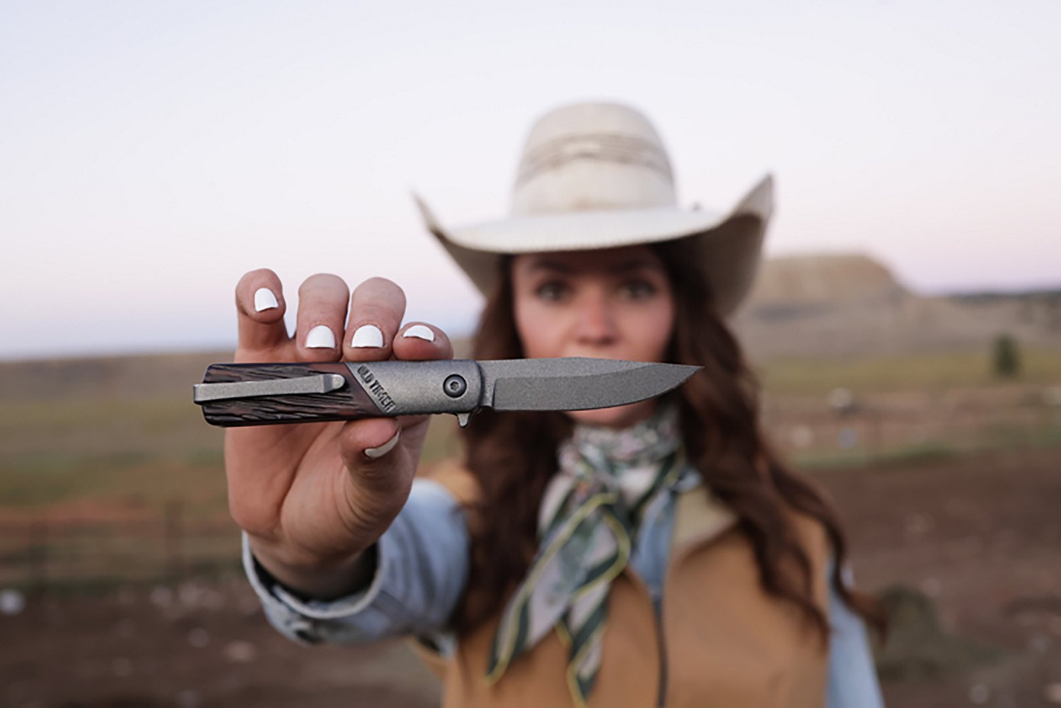 Old Timer Assisted Open Barlow Folder Hunting Knife - view number 3