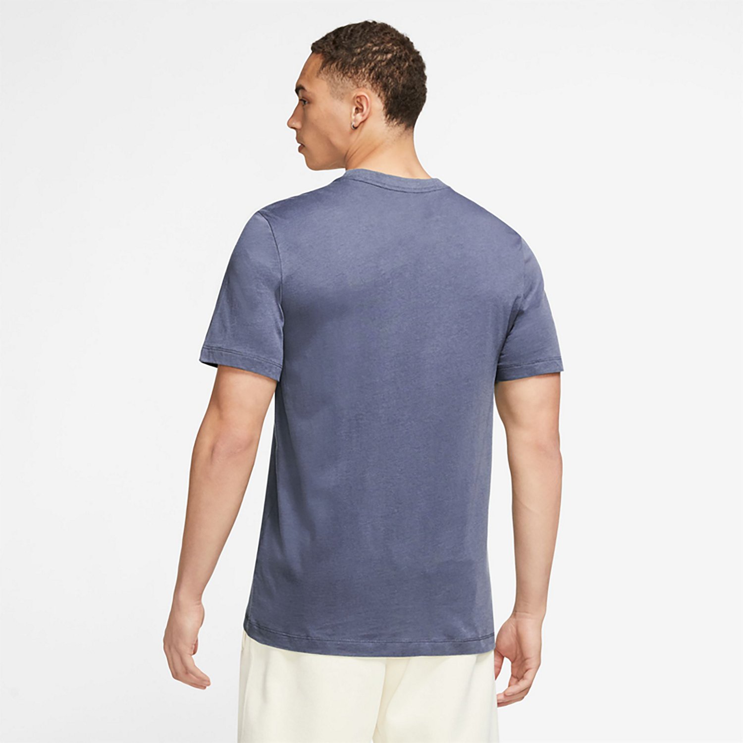 Nike Men's Sportswear Club Graphic T-shirt - view number 2