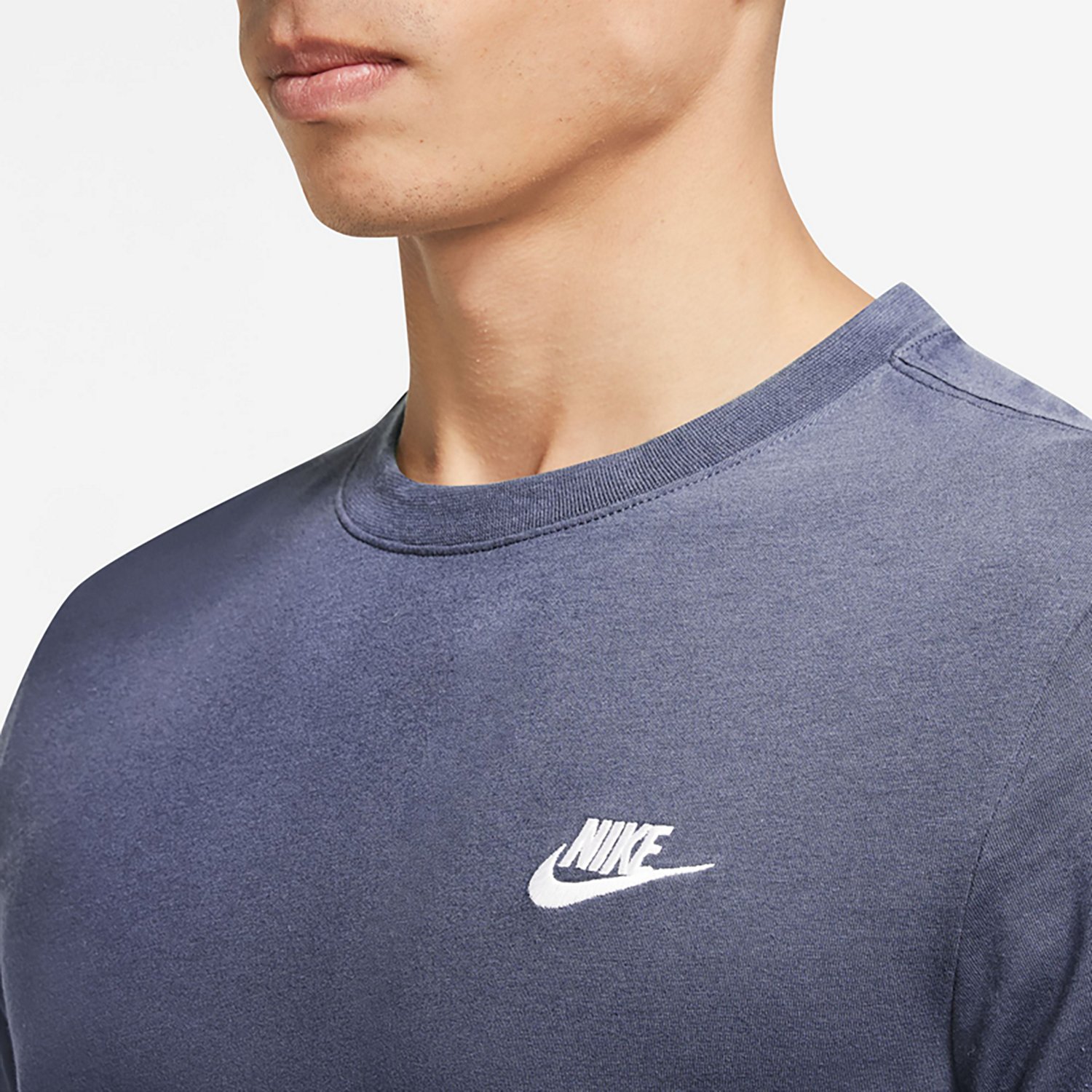 Nike Men's Sportswear Club Graphic T-shirt - view number 3