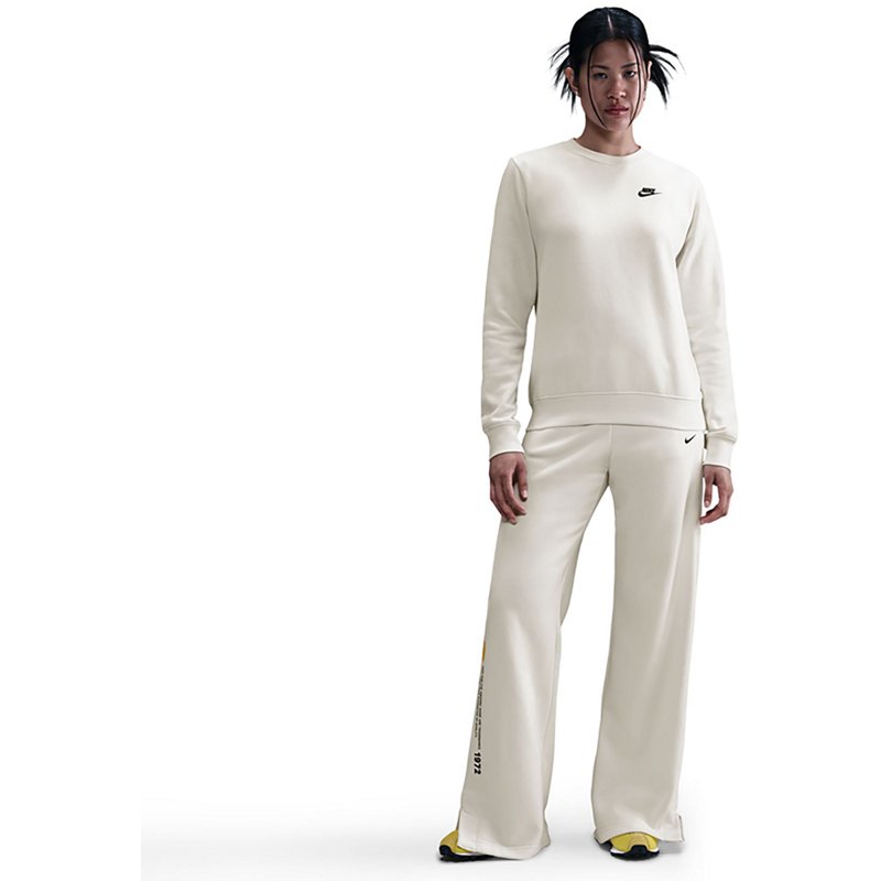 Nike Sportswear Clu… - image