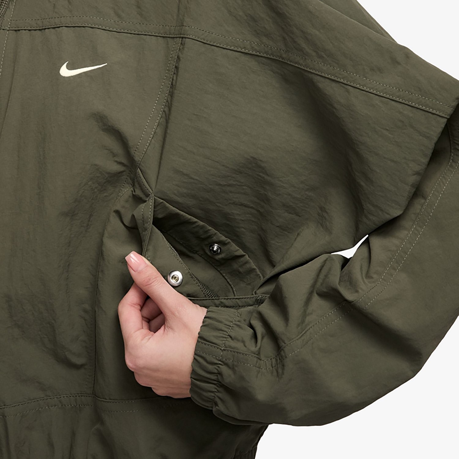 Nike Women's Sportswear Everything Woven Oversize Repel UV Protection Jacket - view number 3