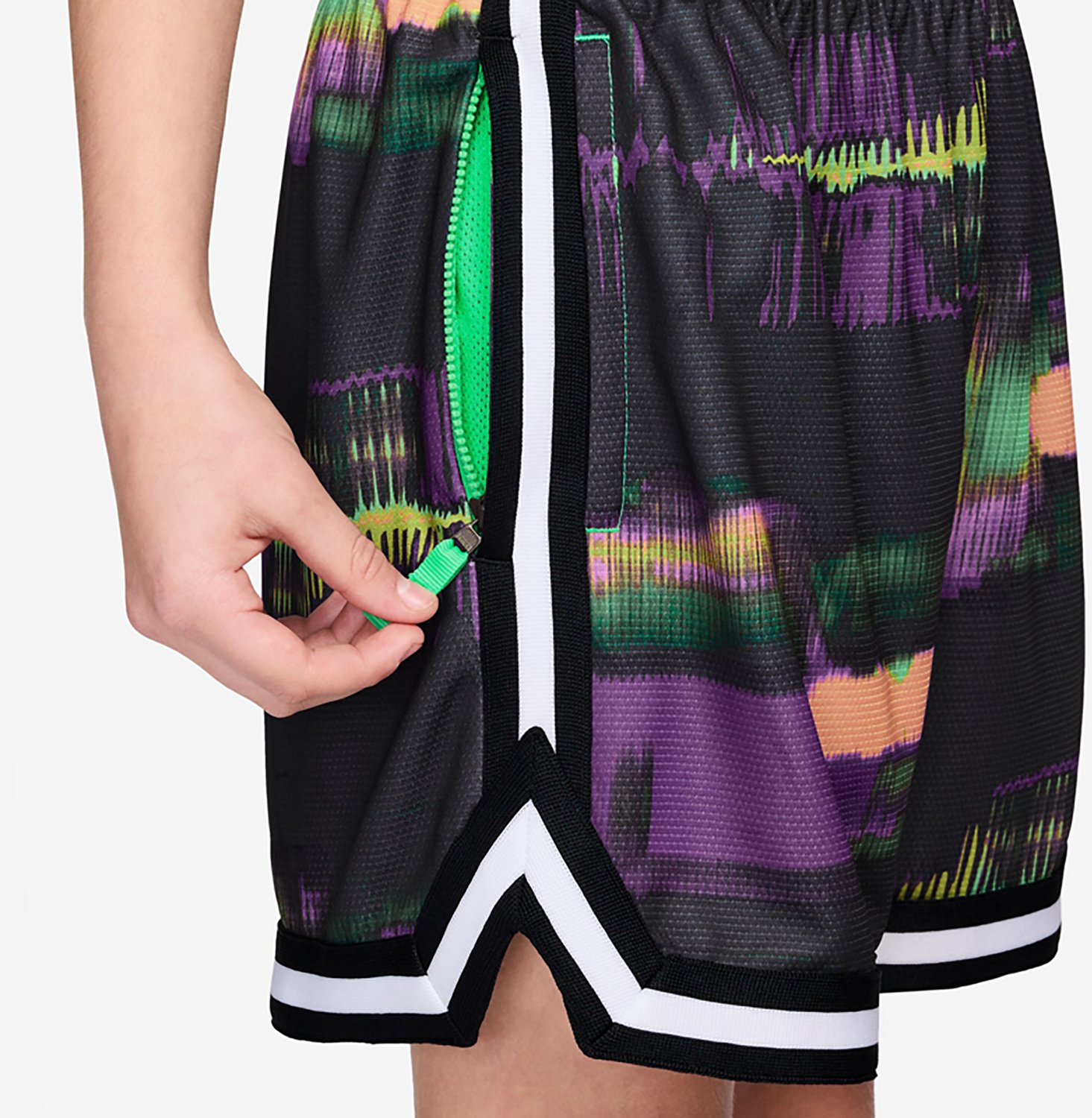 Nike Boys' Dri-FIT DNA Glitch Shorts 5 in. - view number 4