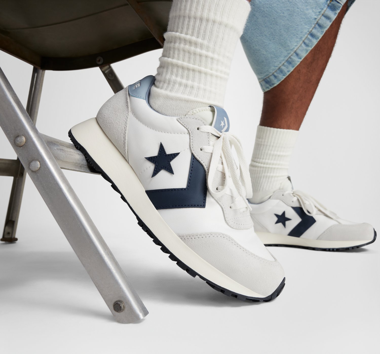 Converse Mens' Omega Trainer Shoes - view number 7