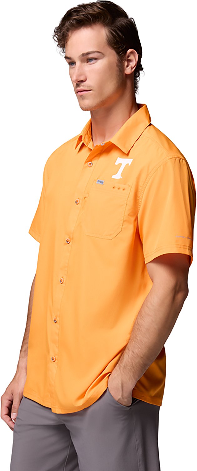 Columbia Sportswear Men's University of Tennessee CLG Slack Tide Camp Button-Up Shirt - view number 2