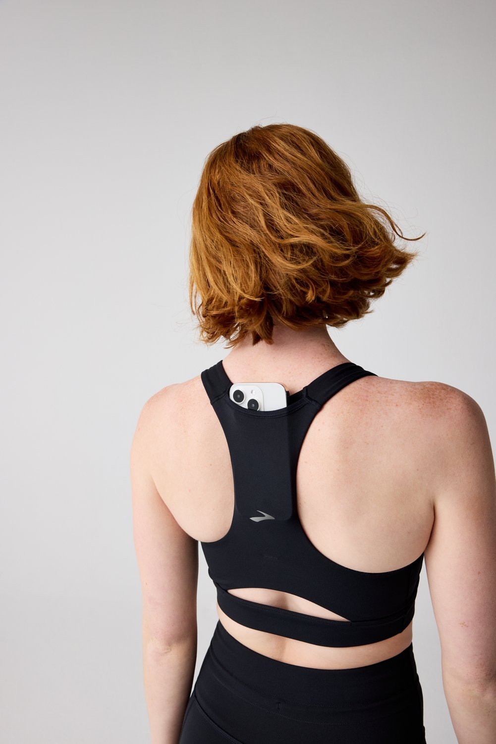 Brooks Women’s Luxe Pocket Sports Bra - view number 2