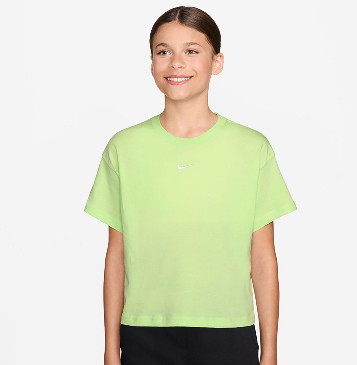 Nike Girls' Sportswear Essential Boxy Short Sleeve T-shirt