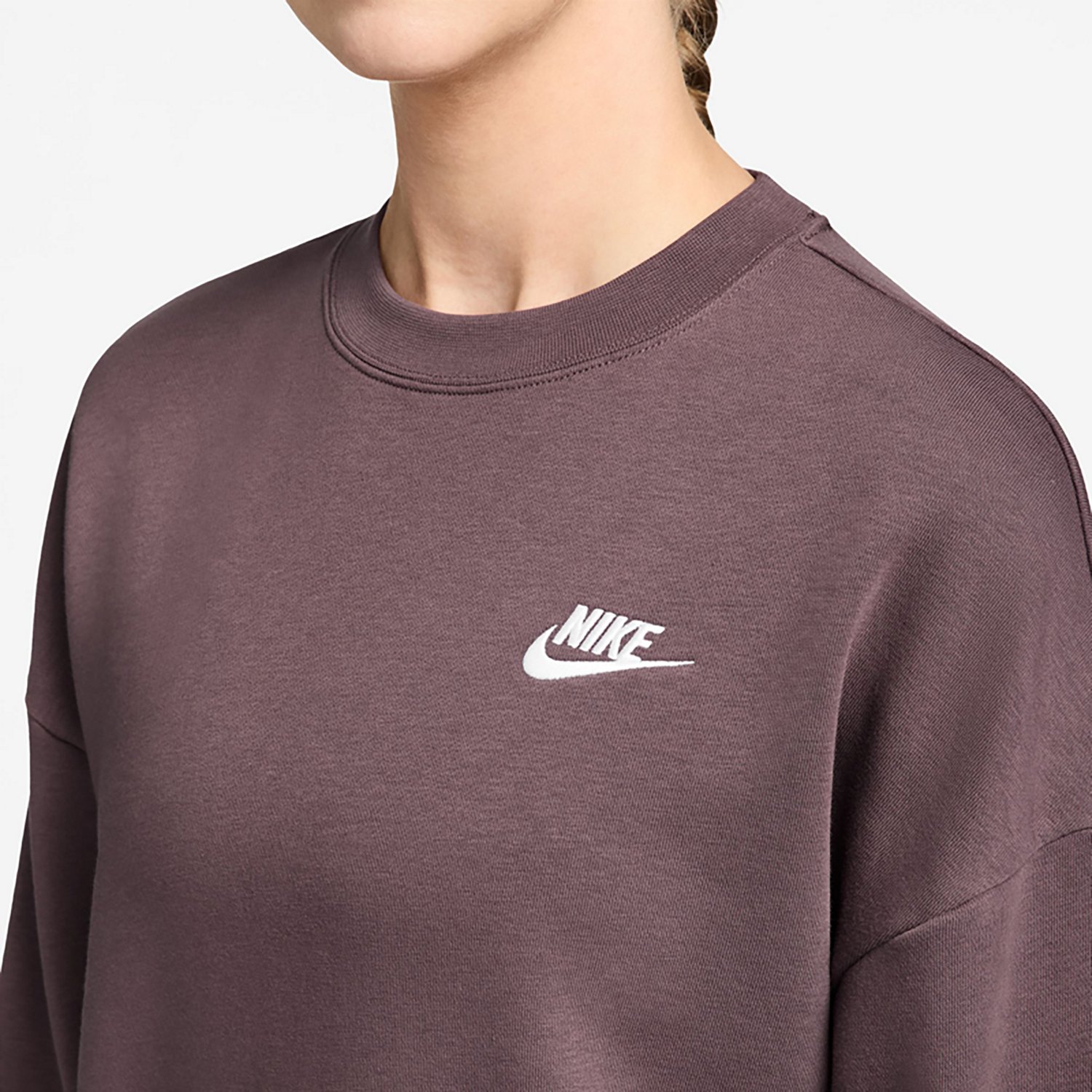 Nike Women's Sportswear Clube Fleece Loose Crew-Neck Sweatshirt - view number 3