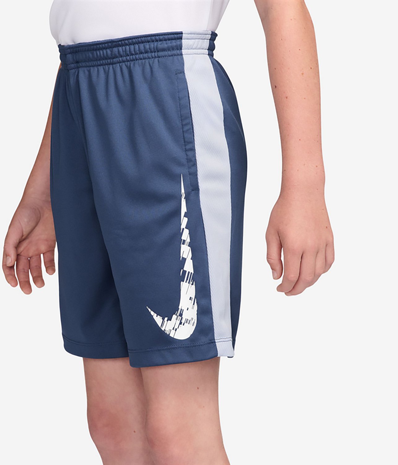 Nike Boys' Dri-FIT Trophy23 Shorts 5 in. - view number 3