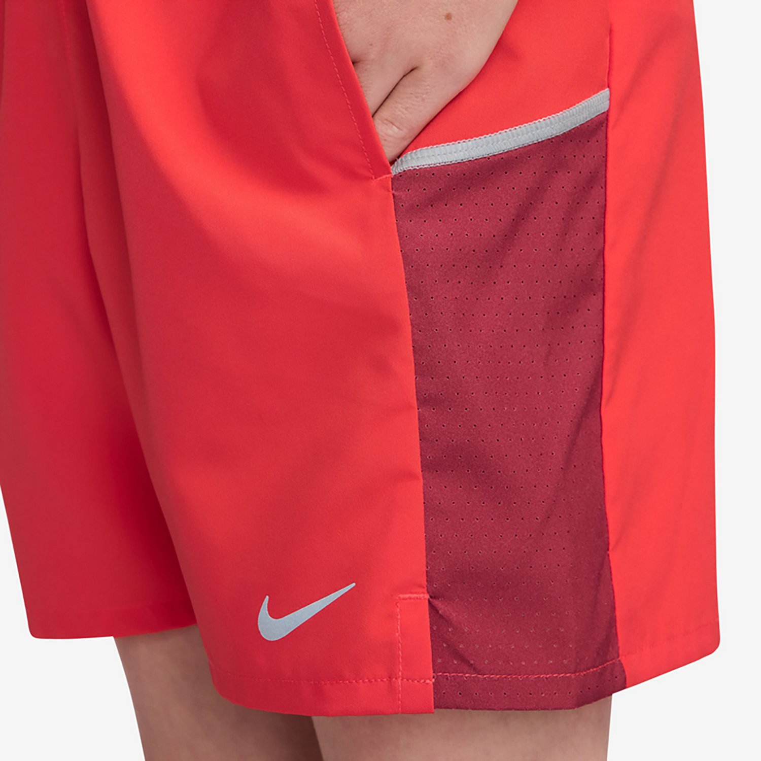 Nike Boys' Dri-FIT Miler Shorts 4 in. - view number 4