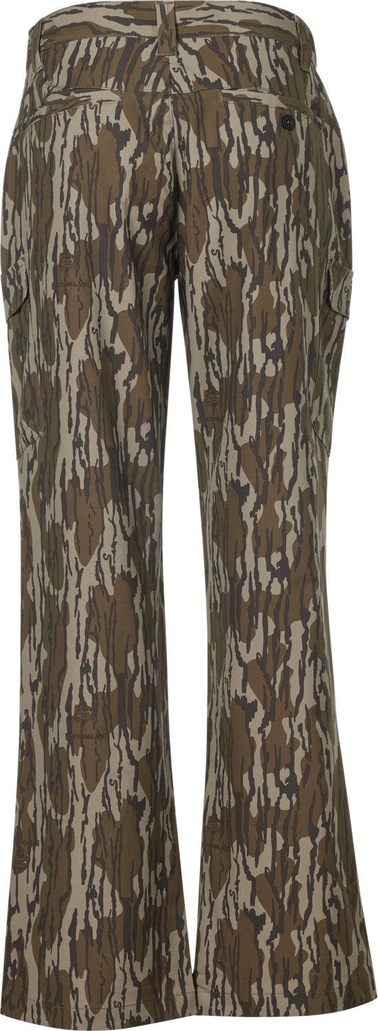 Magellan Outdoors Hunt Gear Women’s Roll Up Camo Pants - view number 2