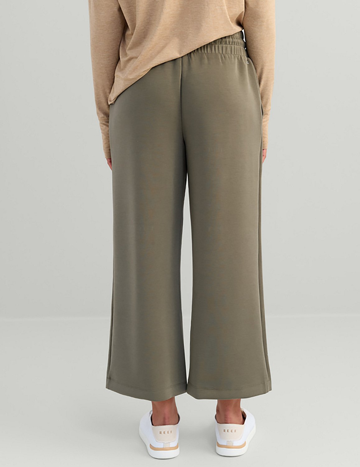 Huk Women's Bayside Wide Leg Crop Pants - view number 2