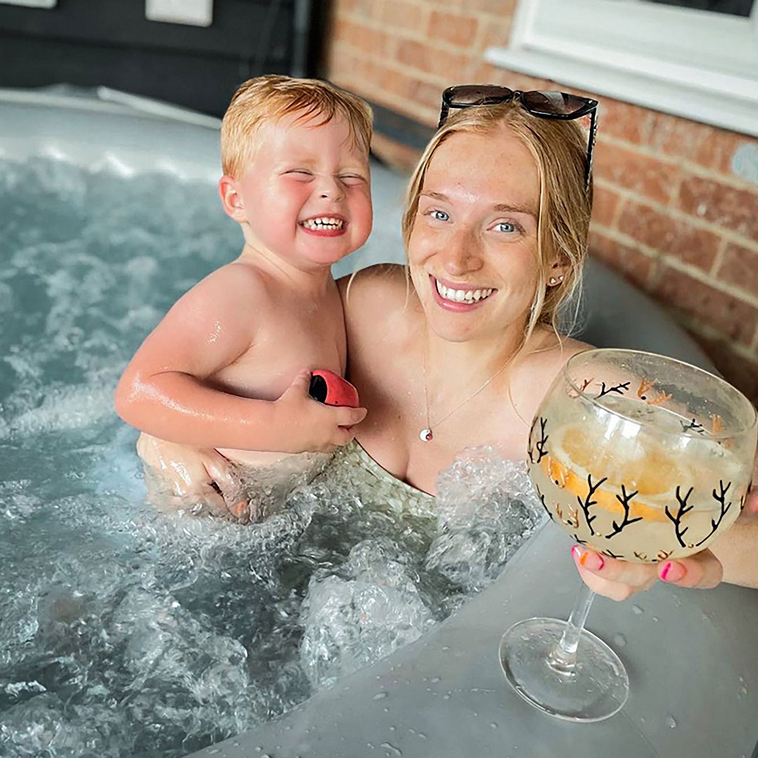 Wave Atlantic 7 ft Round Inflatable Hot Tub