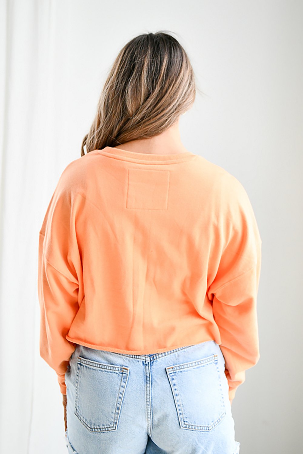 Gameday Social Women's University of Tennessee Volunteers Perkins Chenille Slogan Cropped Long Sleeve Crew T-shirt - view number 3
