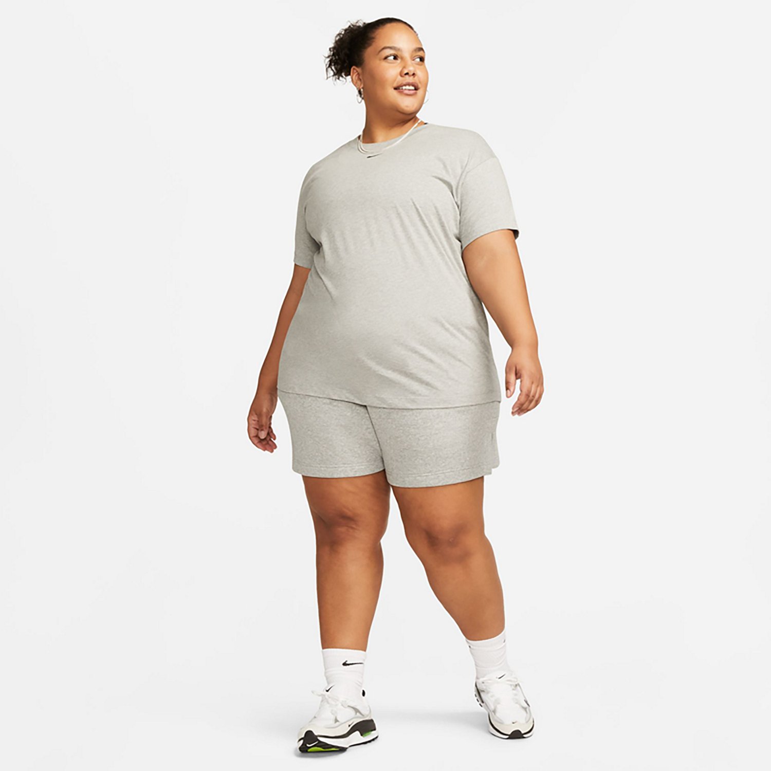 Nike Women's Sportswear Essential BF LBR Plus Size T-shirt - view number 4