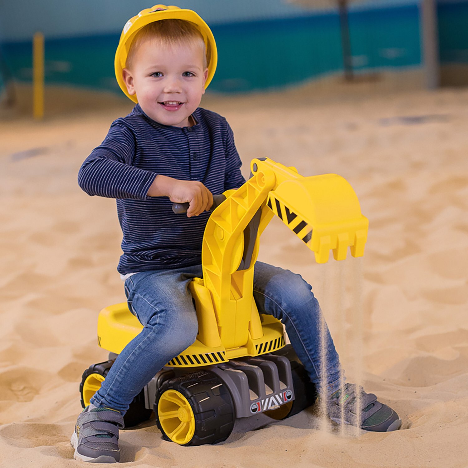 AquaPlay BIG Power Work Maxi Digger Excavator Ride On Toy - view number 6