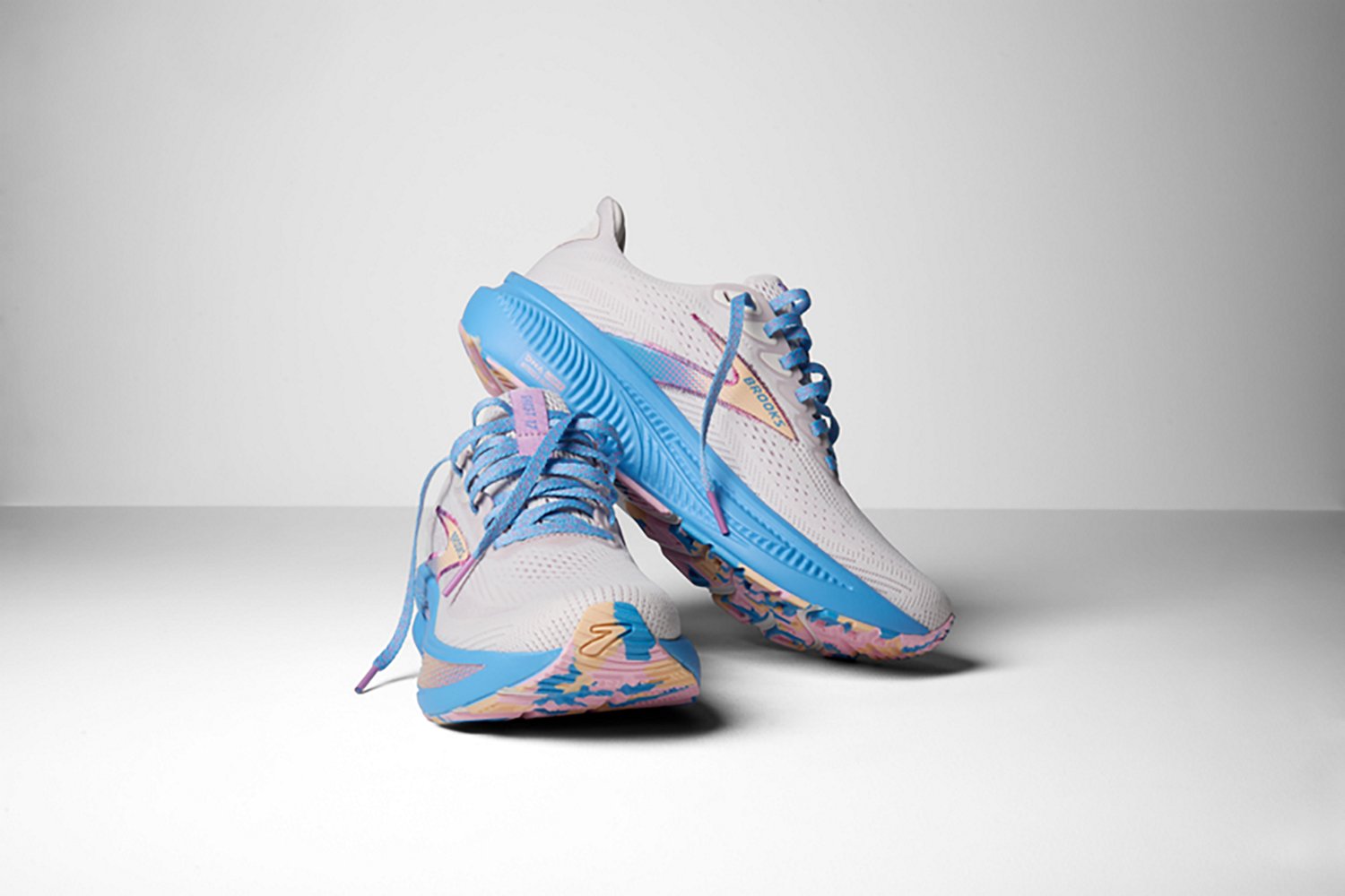 Brooks Women's Ghost 17 Hero 4.0 Running Shoes - view number 7