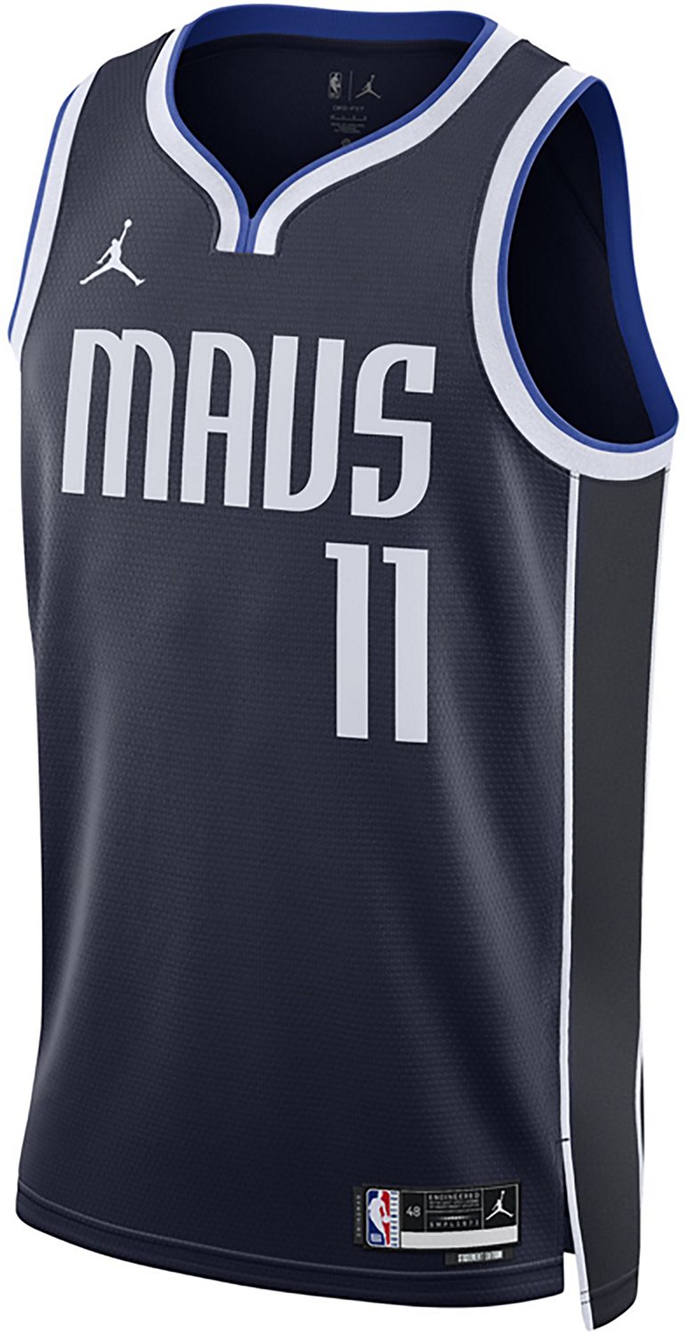 Nike Men's Dallas Mavericks Kyrie Irving Statement Swingman Jersey - view number 2