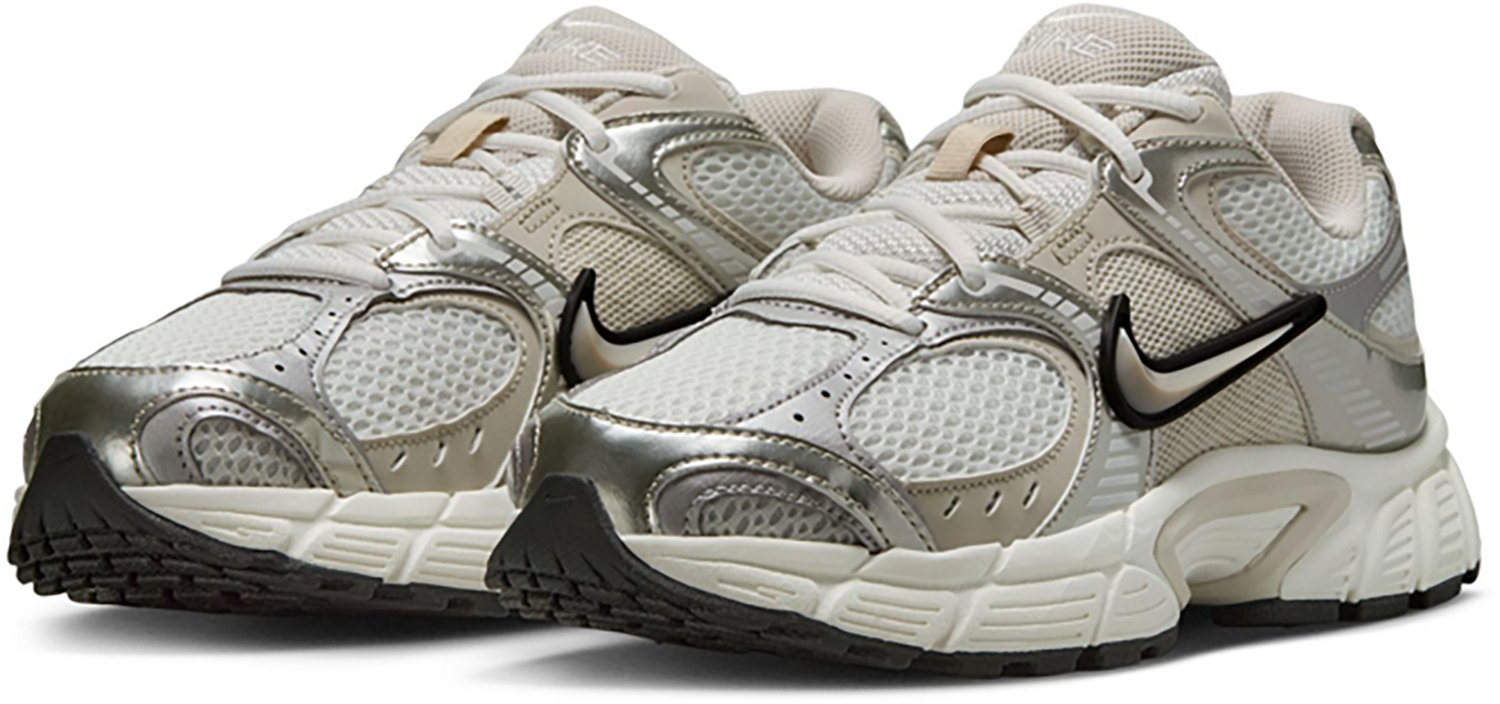 Nike Women's V5 Runner Running Shoes - view number 3