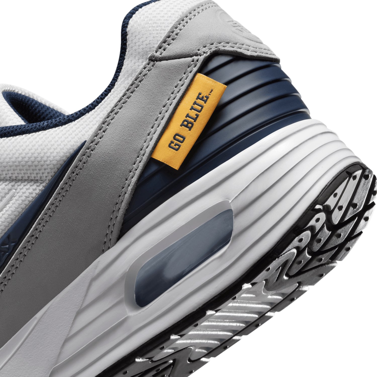 Nike Adults' Michigan Wolverines Air Max Verse - view number 8