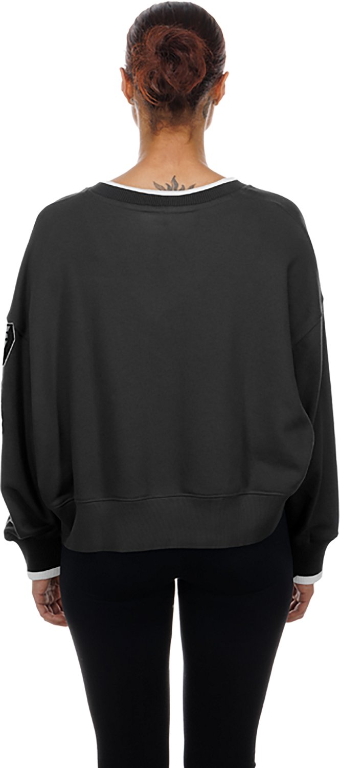 New Era Women's Spurs V-neck Boxy Long Sleeve Sweatshirt - view number 2