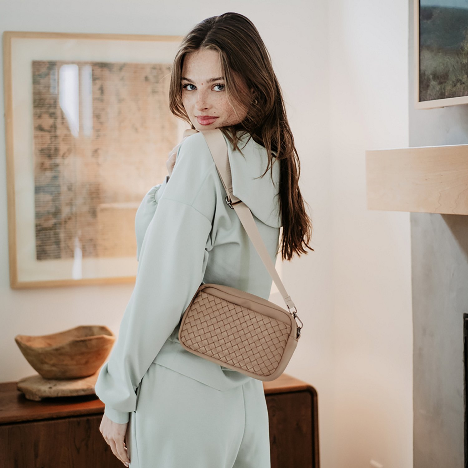 Katydid Women's Woven Crossbody Bag - view number 2