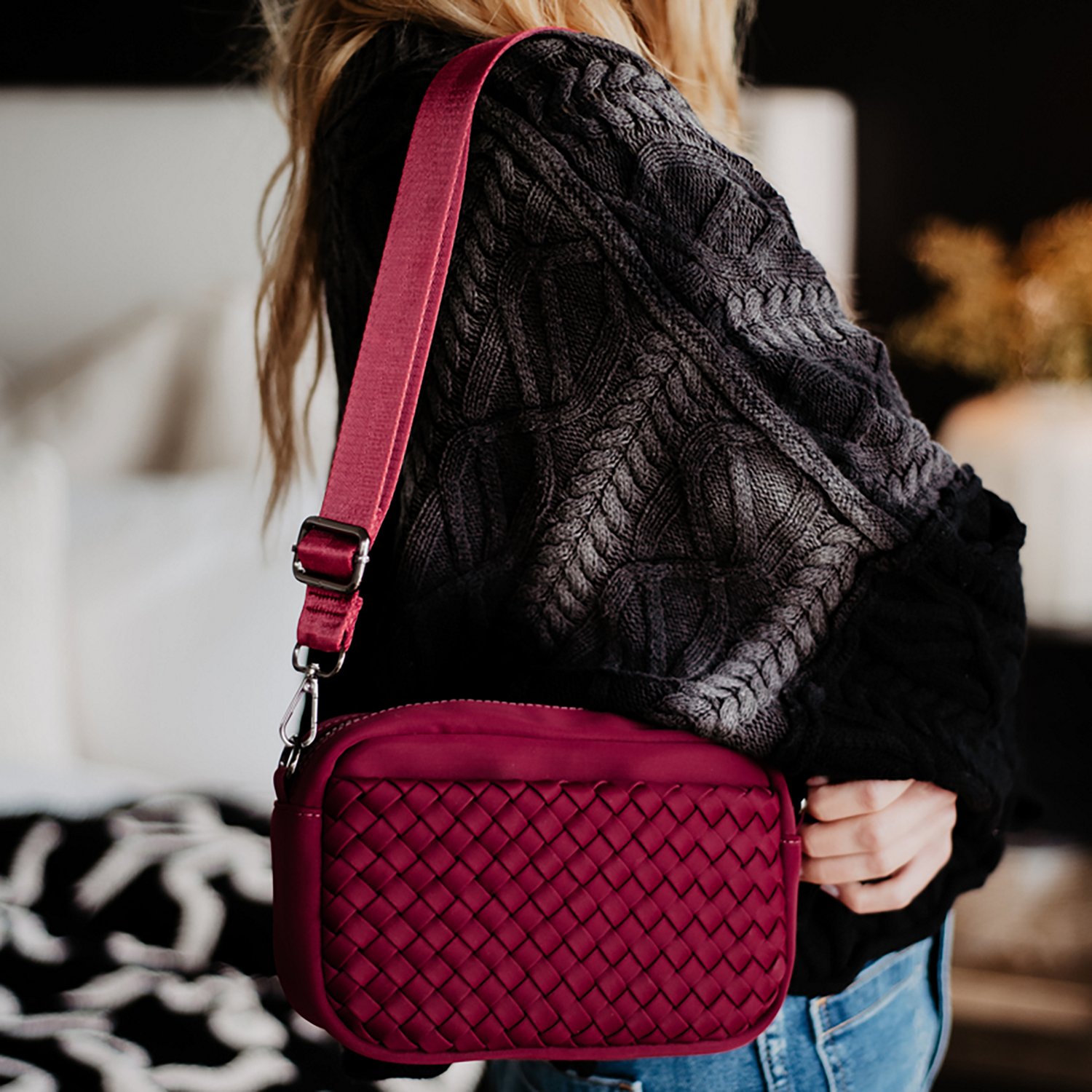 Katydid Women's Woven Crossbody Bag - view number 5