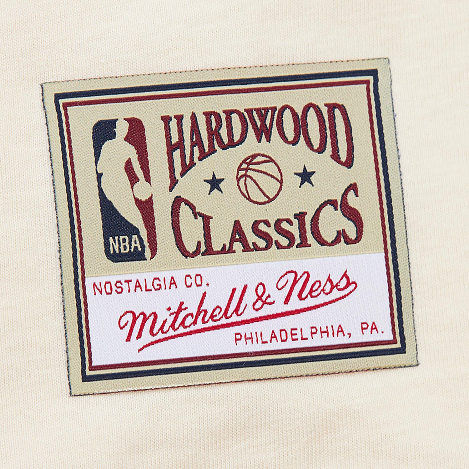 Mitchell & Ness Men's Chicago Bulls NBA Champions Short Sleeve T-shirt - view number 4